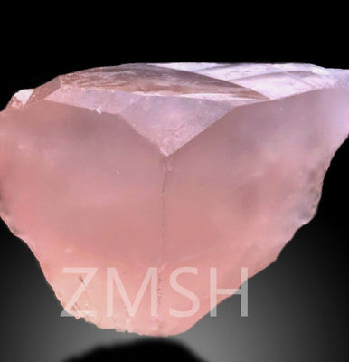 Morganite rose de laboratoire Saphir pierre précieuse synthétique élégance et innovation rayonnante