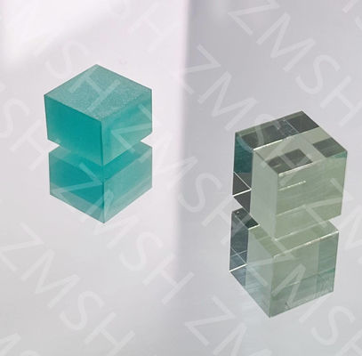 Saphir pierre précieuse matières premières laboratoire fabriqué vert olive menthe douce vert émeraude vert pour bijoux