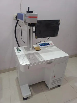 Machine de marquage au laser UV 355 nm 3W/5W/10W Puissance facultative ± 0,01 mm de précision