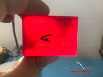 Lentille enduite par saphir enduite par titane de monocristal de saphir de couleur rouge pour le dispositif de laser