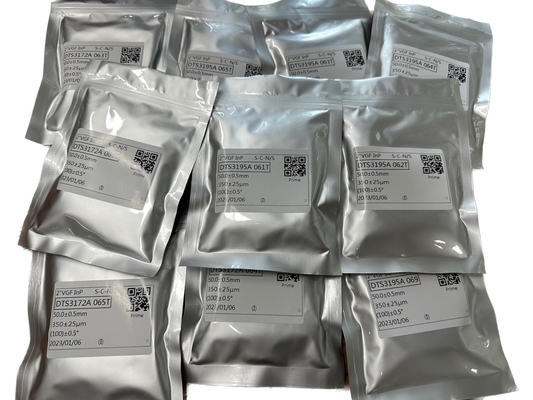Gaufrettes 350 de phosphure d'indium d'INP de monocristal - épaisseur 650um