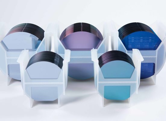 Bon prix L'orientation de la gaine de silicium CZ111 Résistivité: 1-10 (ohm.cm) polissage à une ou deux faces en ligne