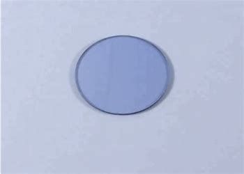 Bon prix Le rubis Al2o3 synthétique a coloré les fenêtres bleues enduites titaniques de saphir en verre de saphir de Sapphire For Optical Blue en ligne