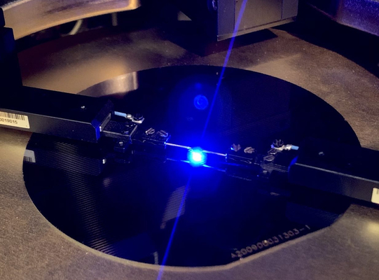 Bon prix Type de la gaufrette N du diamètre 200mm AlGaN SI Epi pour la LED micro 6 pouces en ligne